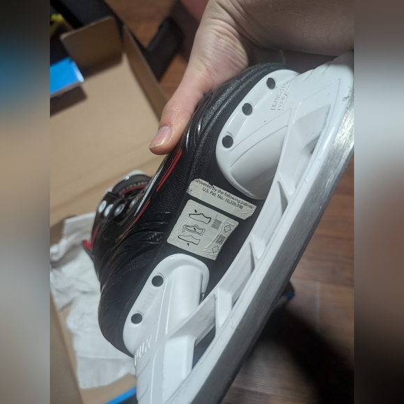 Bauer Youth Skates size 1 - Picture 4 of 4